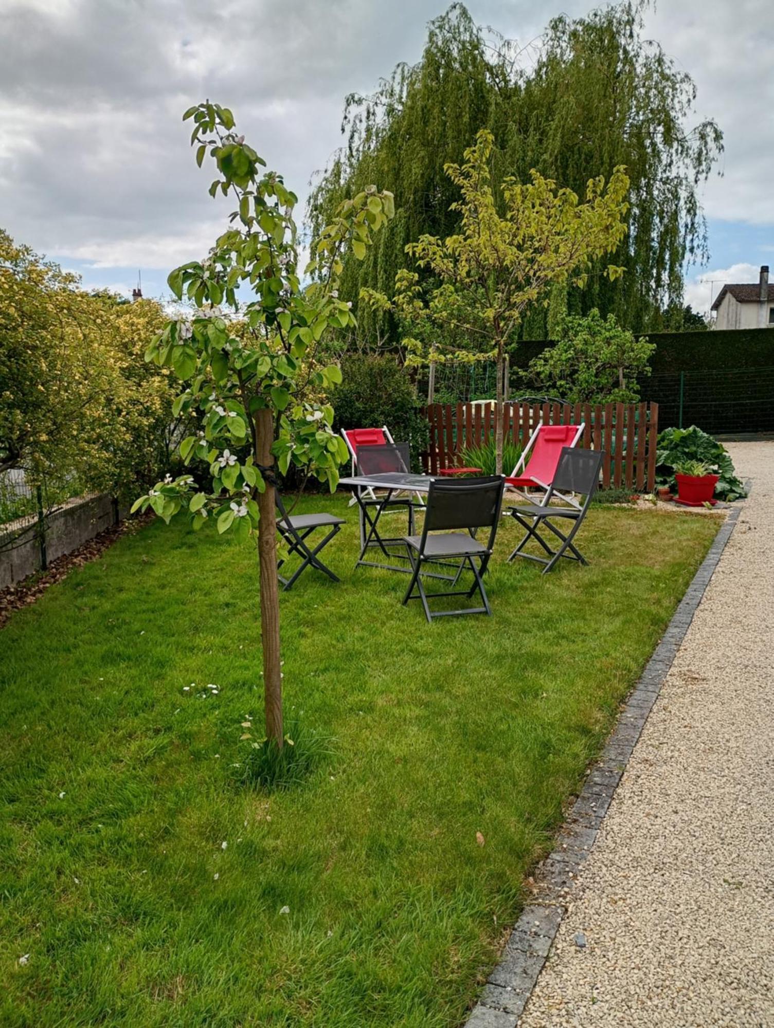 Les Terrasses Bed & Breakfast Saint-Paul-en-Pareds Exterior photo